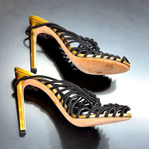 Gucci Gold & Black Rope Heels With Buckle Closure. Pre-Owned. Size 38.5 (8.5) - Picture 1 of 16